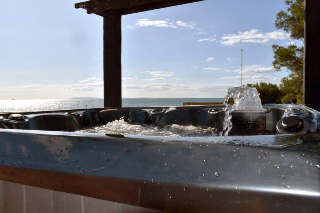 Hot Tub 3 - Selsey Beach House